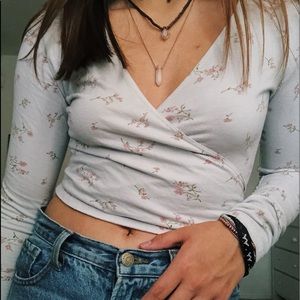 white flower brandy melville top